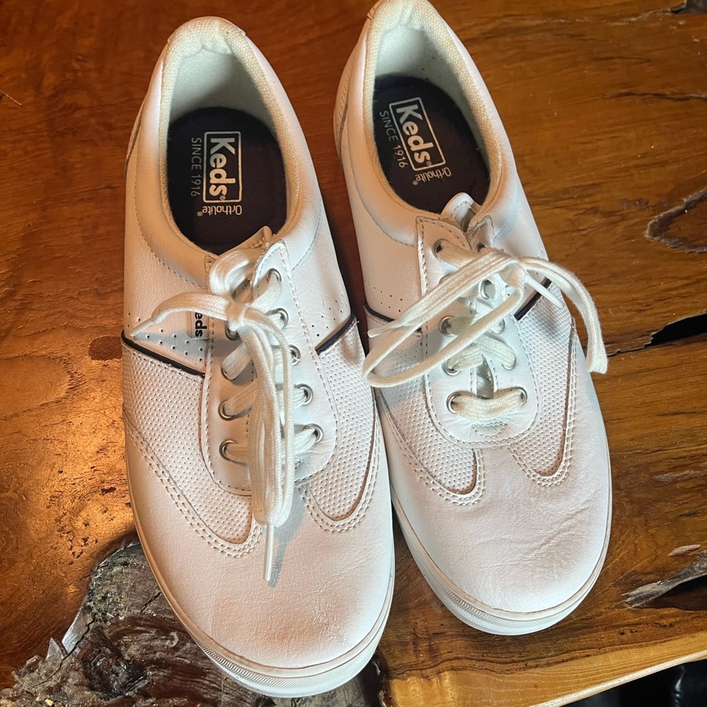 KEDS COURTY CORE SNEAKER - WOMEN'S 8.5